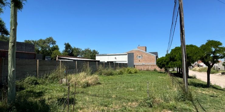 🌱 Witcomb 3890 esquina J. Rizzo – Terreno en venta