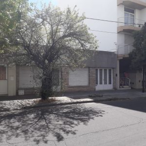 Casa de 3 dormitorios en Venta CASANOVA 230