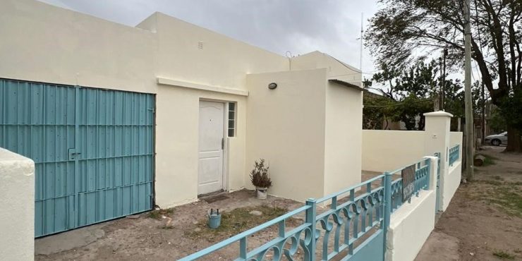 Casa en VENTA-Altura de Don Bosco 1900 (Carlos Gardel 2024)