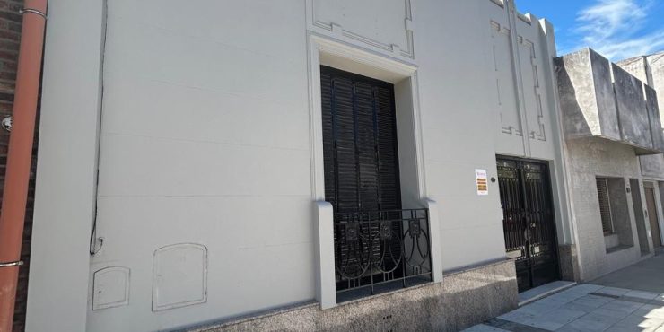 Saavedra 322 – Casa o espacio comercial