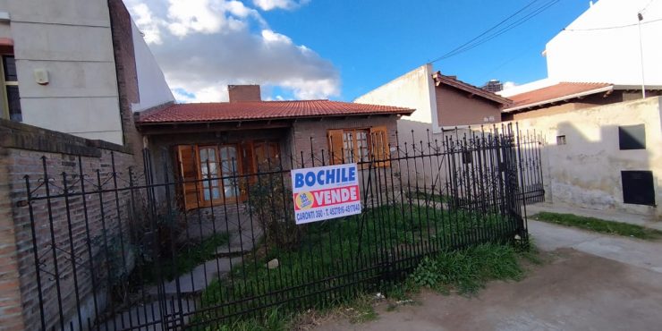 🏡 Fuerte Argentino 325 – Propiedad con dos unidades en lote amplio