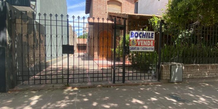 🏡 Casa en venta a reciclar – Blandengues 68