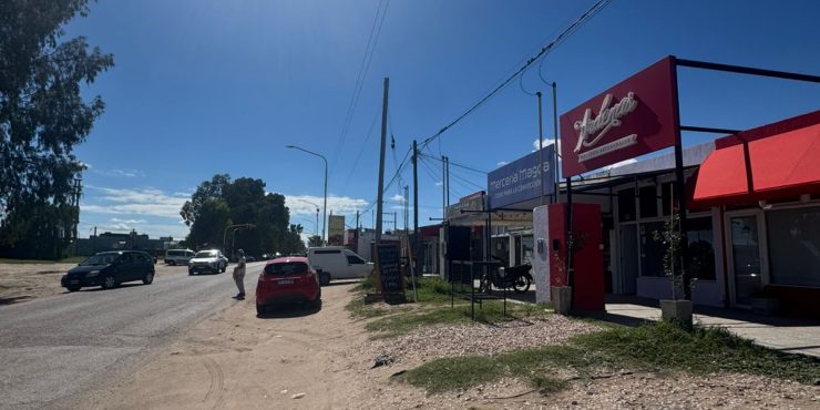 🏢 Locales comerciales en venta 📍 14 de Julio 3300 – Zona comercial